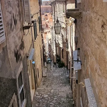 Lorenzo Old Town Apartment *